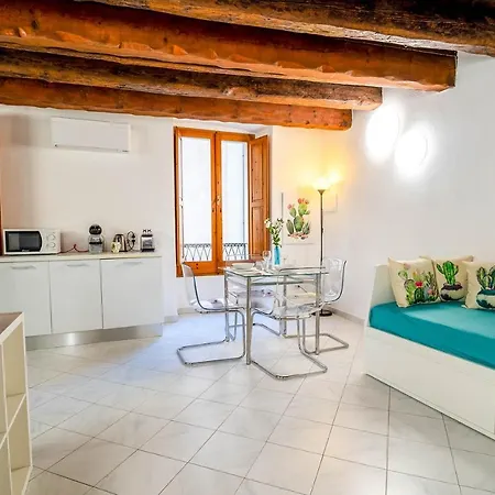 Two Flamingos - Loft In Historic Centre * Cagliari
