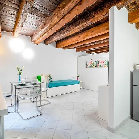 Two Flamingos - Loft In Historic Centre Cagliari